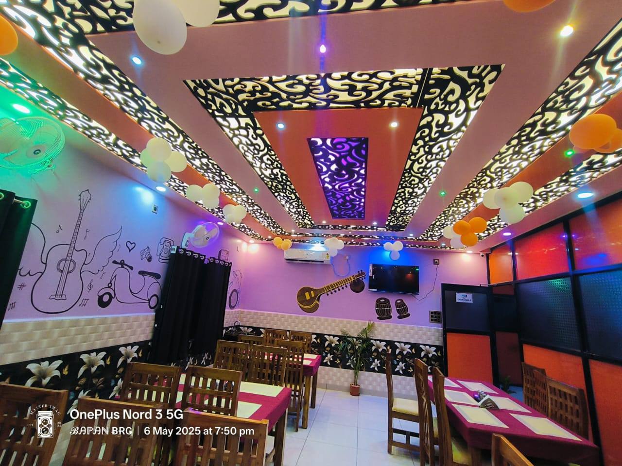 Restaurant Inside